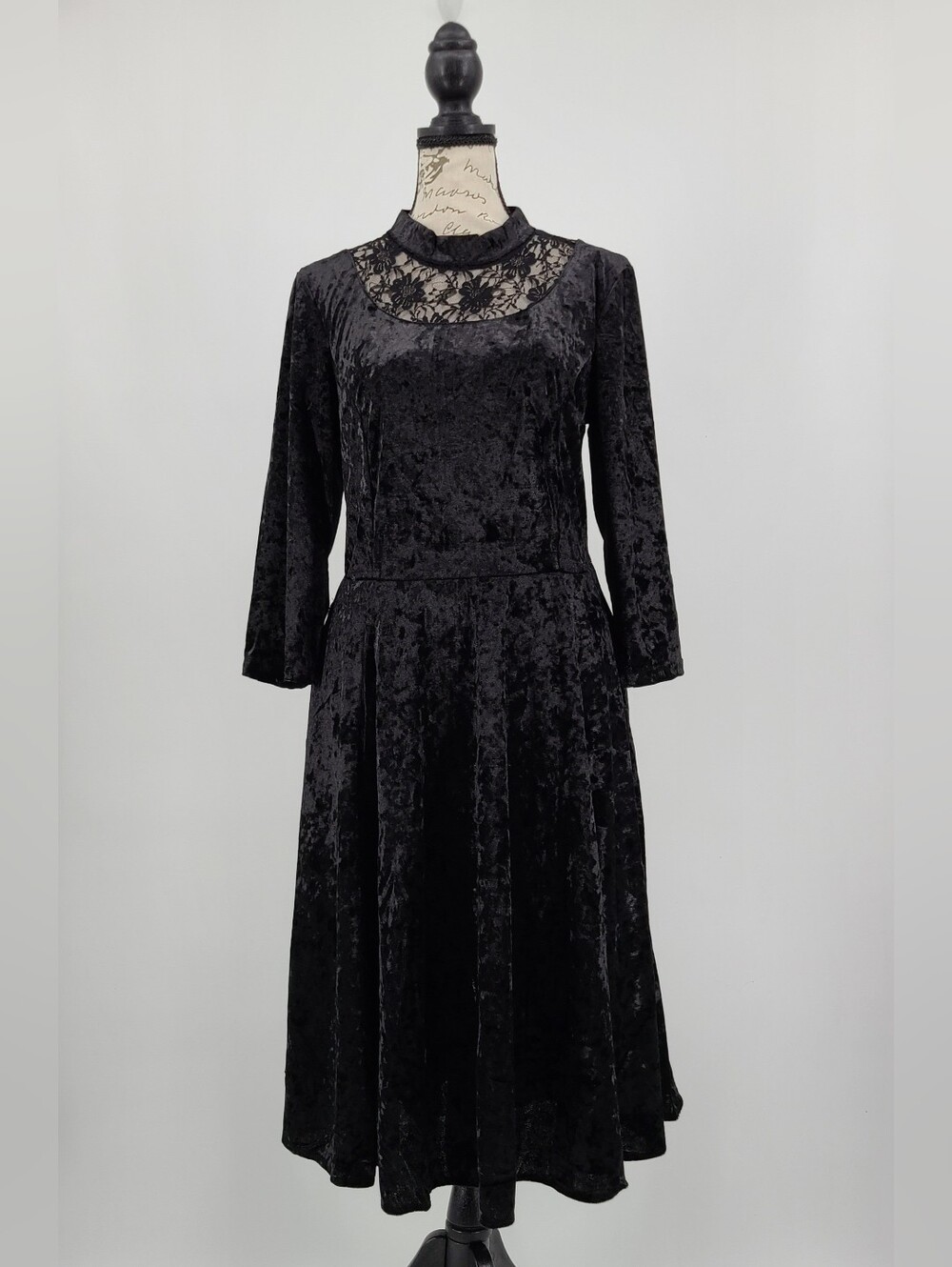 Unique Vintage's Orchid Bloom Crushed Velvet And Lace Midi Dress Size 10